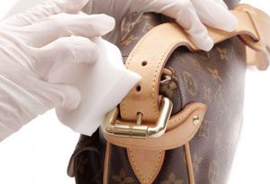 5 Cách Xử Lý Móc Càng Cua Bị Gỉ Tại Nhà