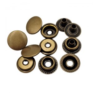 Cúc bấm quần áo kaki, túi hộp